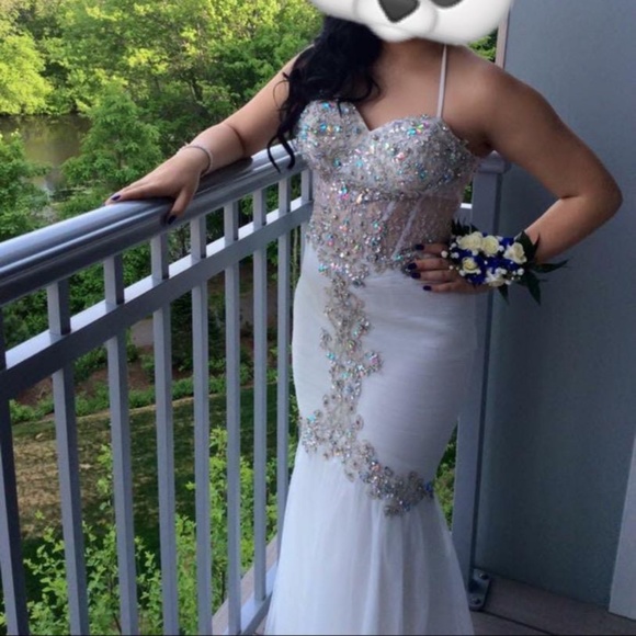 White Mermaid Style Dress - Picture 2 of 4